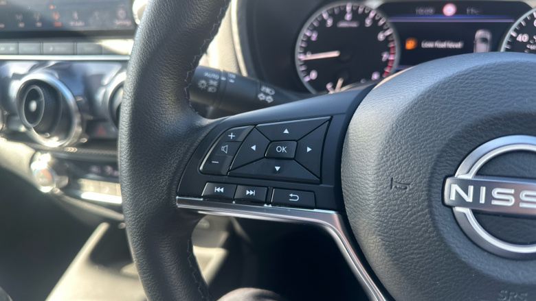 Nissan Juke 1.0 DiG-T 114 N-Connecta 5dr Petrol Hatchback